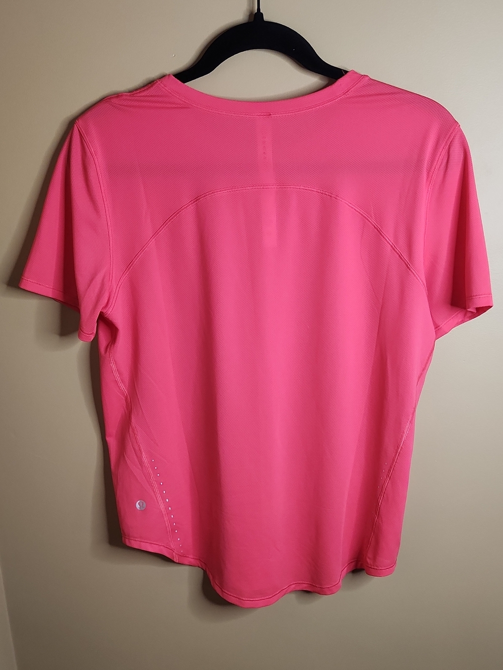 Lululemon High-Neck Running and Training T-Shirt in Lip Gloss. Sz 8. #W3GQOS - Picture 4 of 5